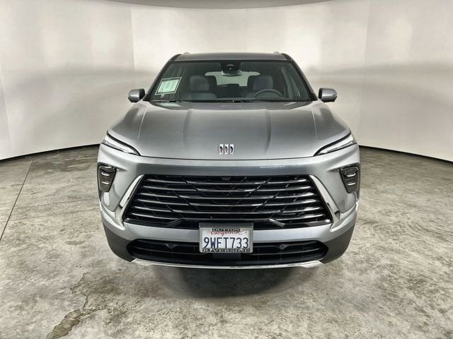 2026 Buick Enclave Preferred photo 2