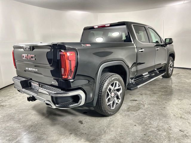 2023 GMC Sierra 1500 SLT photo 3