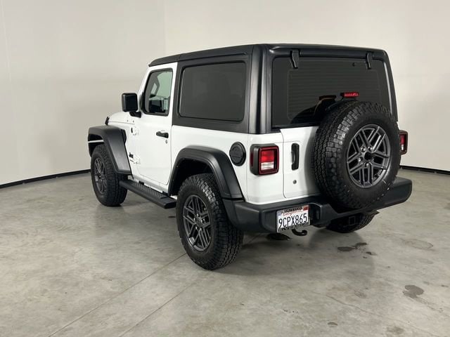 2022 Jeep Wrangler Sport 4x4 photo 5