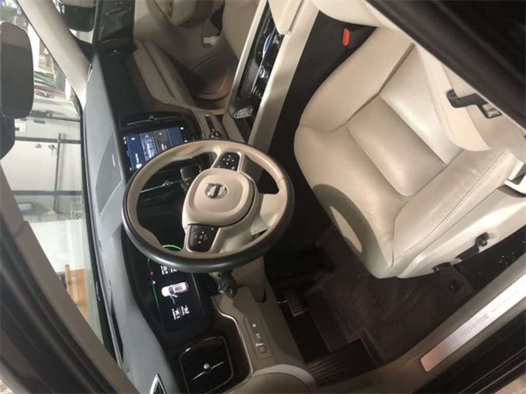 Used 2022 Volvo XC60 Recharge Plug-In Hybrid T8 Inscription Expression SUV