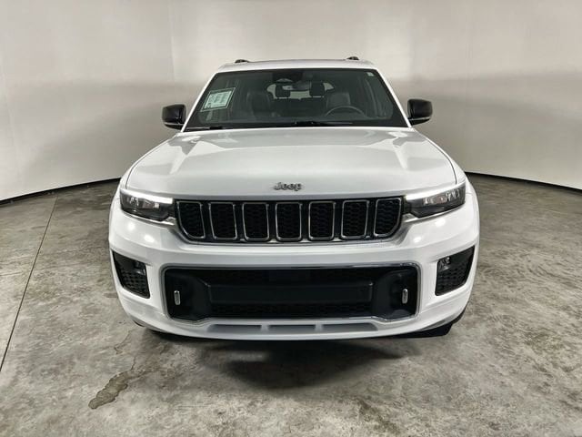 2022 Jeep Grand Cherokee L Overland photo 2