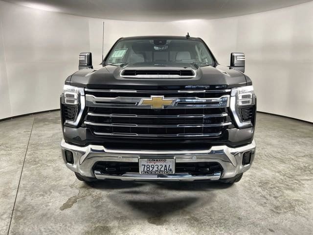 2024 Chevrolet Silverado 2500 HD LTZ photo 2