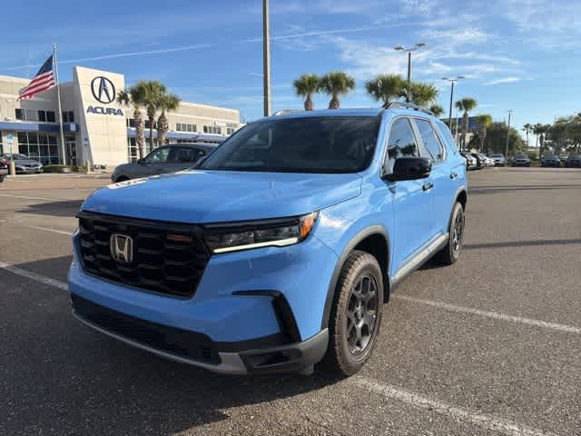 2024 Honda Pilot TrailSport photo 2