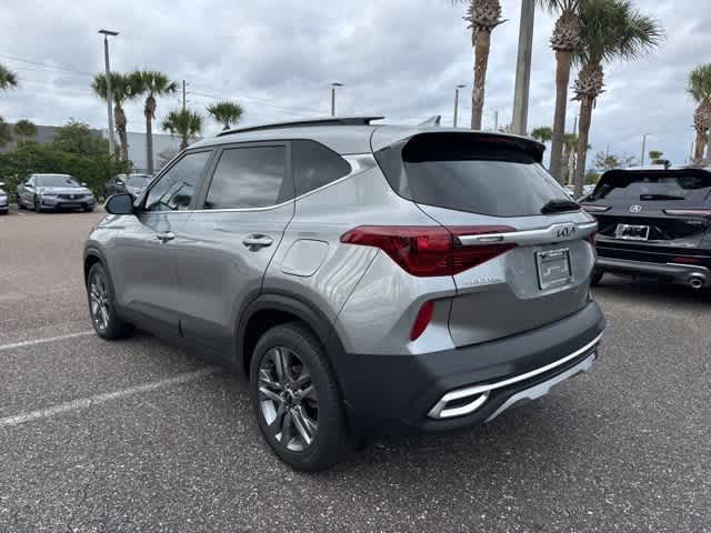 Thumbnail: 2023 Kia Seltos - 3