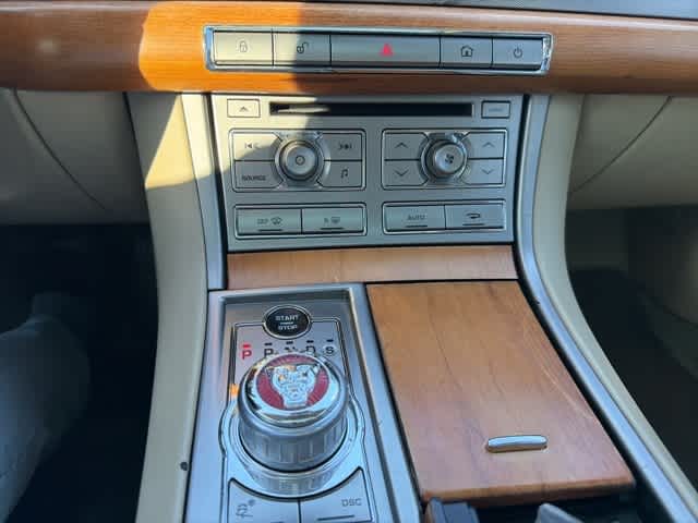 Thumbnail: 2010 Jaguar XF - 15