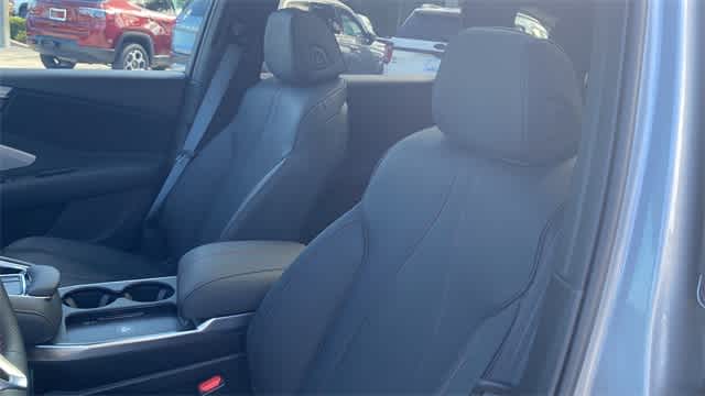 Thumbnail: 2025 Acura RDX - 12