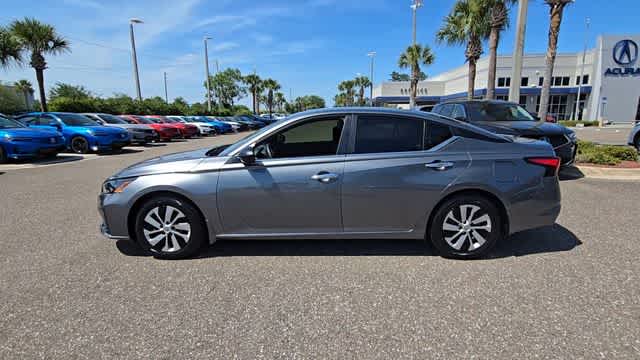 Thumbnail: 2024 Nissan Altima - 5