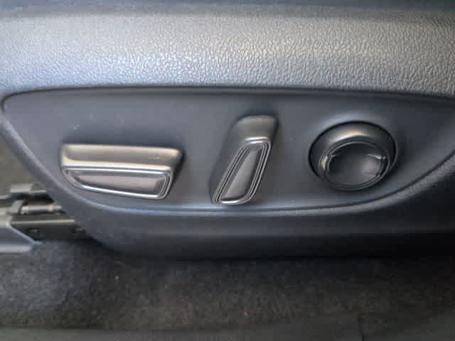 Thumbnail: 2021 Toyota RAV4 - 18