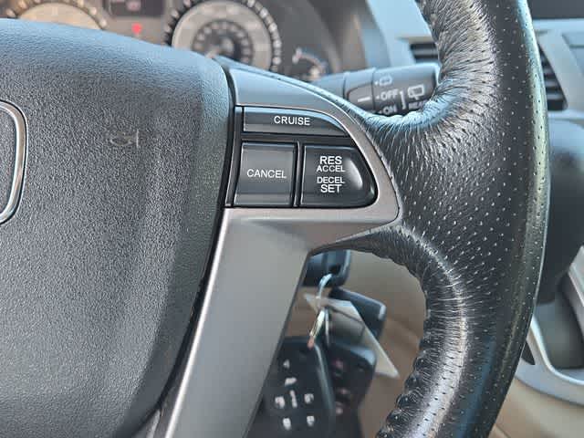 Thumbnail: 2012 Honda Odyssey - 25