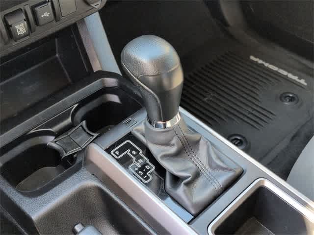 Thumbnail: 2020 Toyota Tacoma - 32