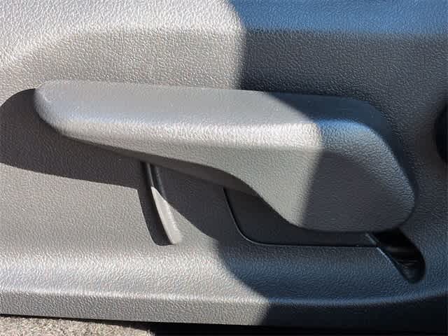 Thumbnail: 2023 Toyota RAV4 - 18