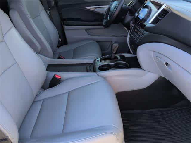 Thumbnail: 2017 Honda Pilot - 24