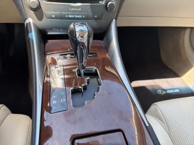 Thumbnail: 2015 Lexus IS - 32
