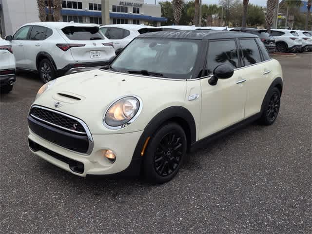 Thumbnail: 2015 MINI Cooper Hardtop - 4