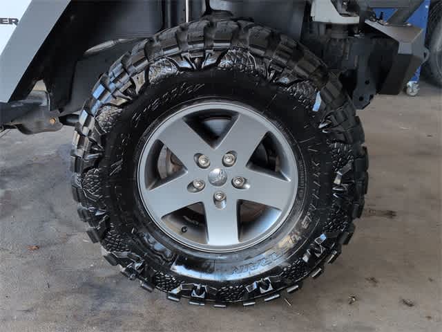 Thumbnail: 2015 Jeep Wrangler - 14