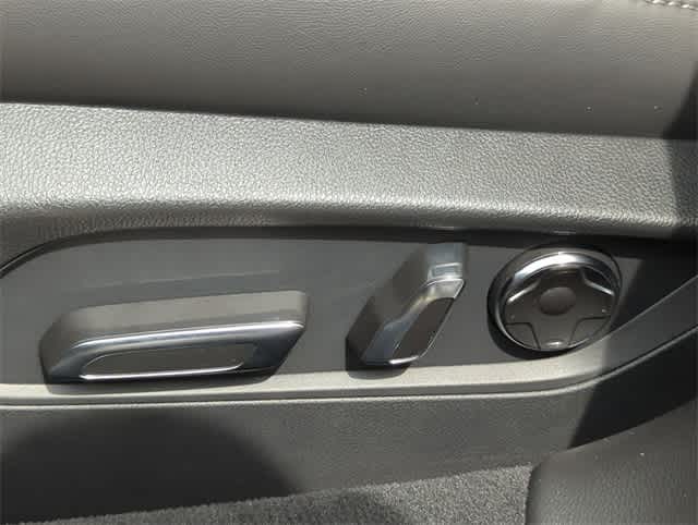 Thumbnail: 2025 Acura TLX - 18