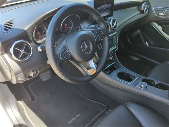 Thumbnail: 2019 Mercedes-Benz GLA - 10