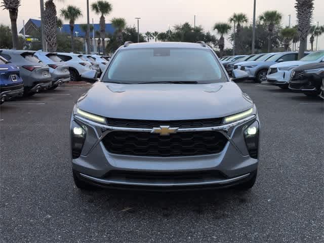 Thumbnail: 2024 Chevrolet Trax - 3