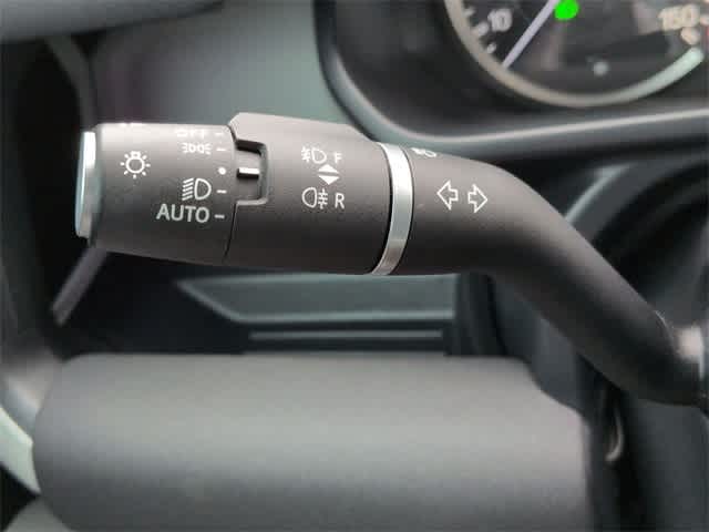 Thumbnail: 2023 Land Rover Defender - 26