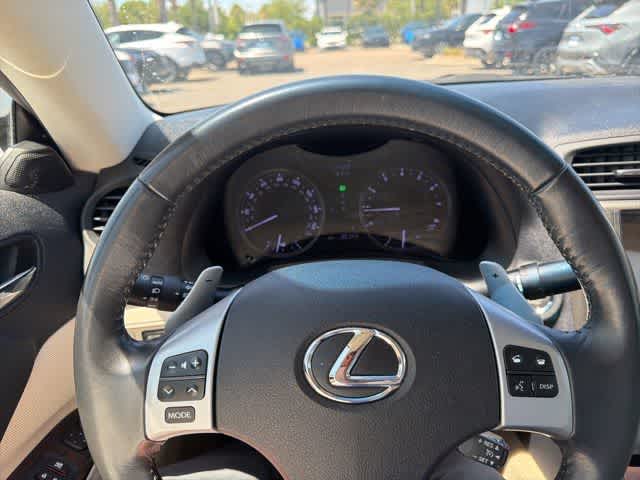 Thumbnail: 2015 Lexus IS - 31