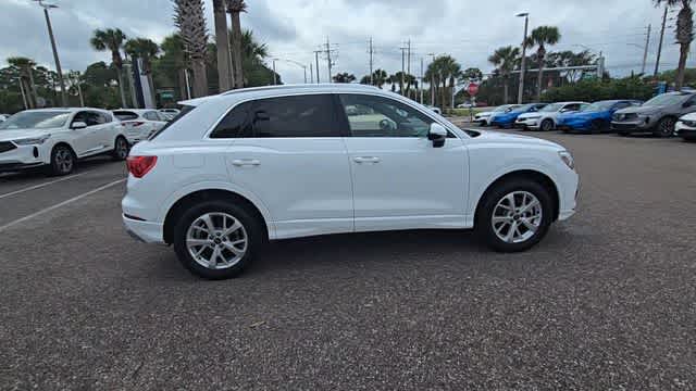 Thumbnail: 2023 Audi Q3 - 9