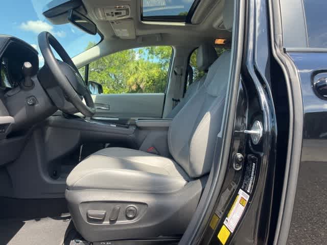 Thumbnail: 2023 Toyota Sienna - 5