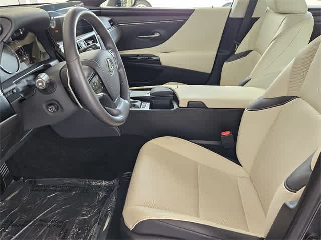 2022 Lexus ES  17