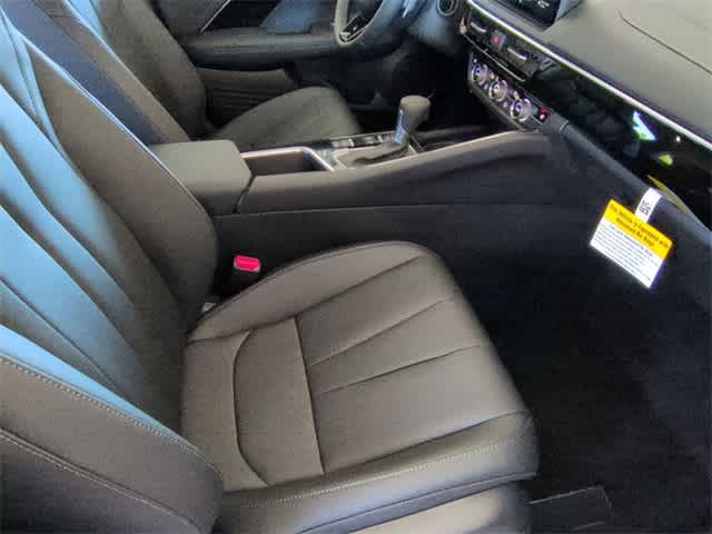 Thumbnail: 2025 Acura ADX - 24