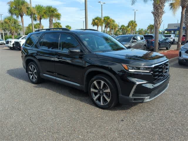 2023 Honda Pilot Touring photo 2