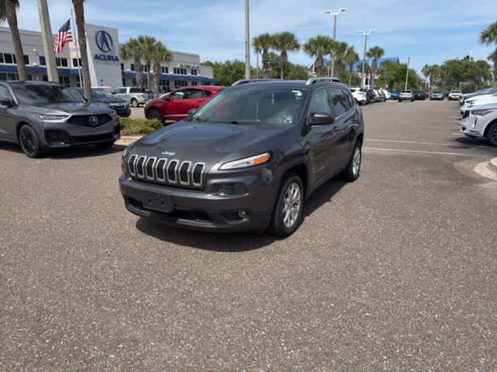 Used 2016 Jeep Cherokee Latitude SUV