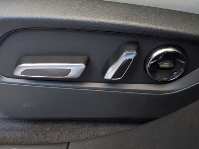 Thumbnail: 2026 Acura RDX - 18