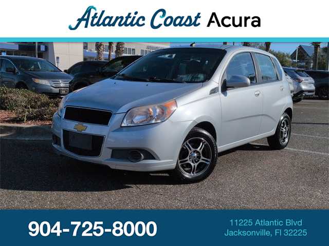 2011 Chevrolet Aveo5 1LT's photo