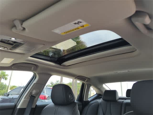 Thumbnail: 2025 Acura TLX - 20