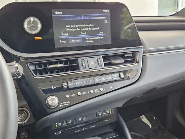 2022 Lexus ES  29