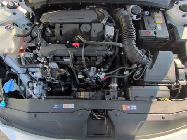 Thumbnail: 2022 Hyundai Elantra - 15