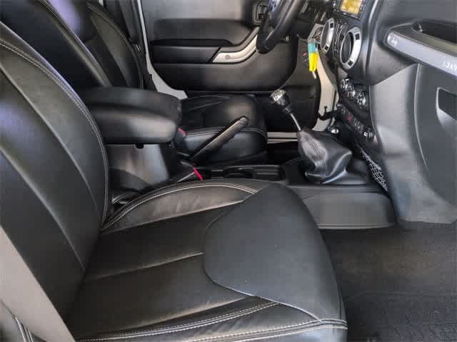 Thumbnail: 2017 Jeep Wrangler - 22