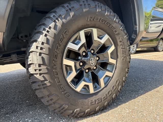 Thumbnail: 2018 Toyota Tacoma - 3