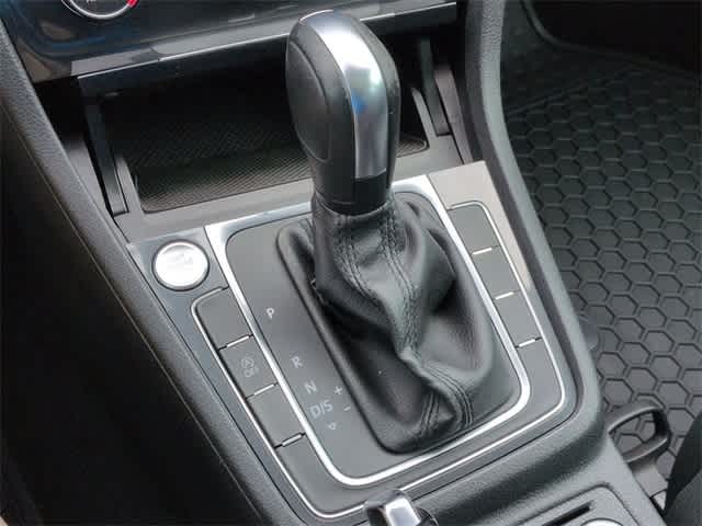 Thumbnail: 2021 Volkswagen Golf - 34