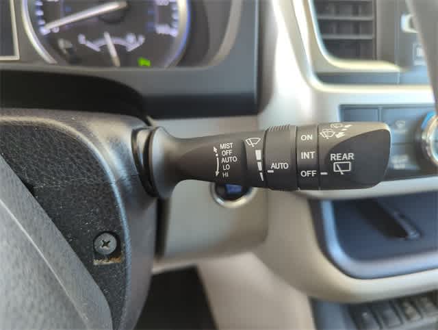 Thumbnail: 2016 Toyota Highlander - 28