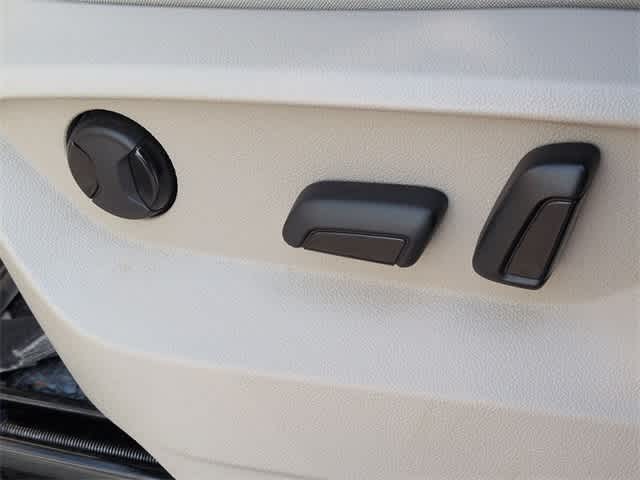 Thumbnail: 2022 Volkswagen Atlas - 17