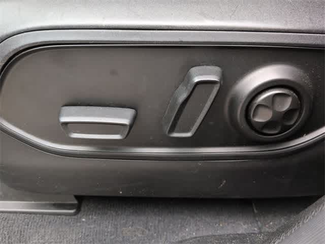 Thumbnail: 2023 Jeep Grand Cherokee L - 17