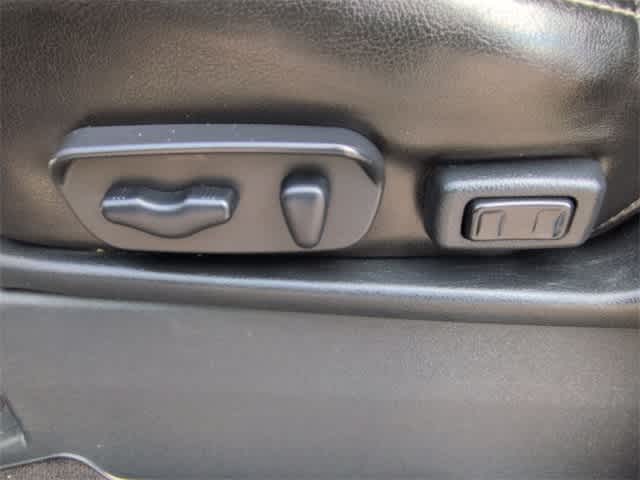 Thumbnail: 2015 Nissan Titan - 18