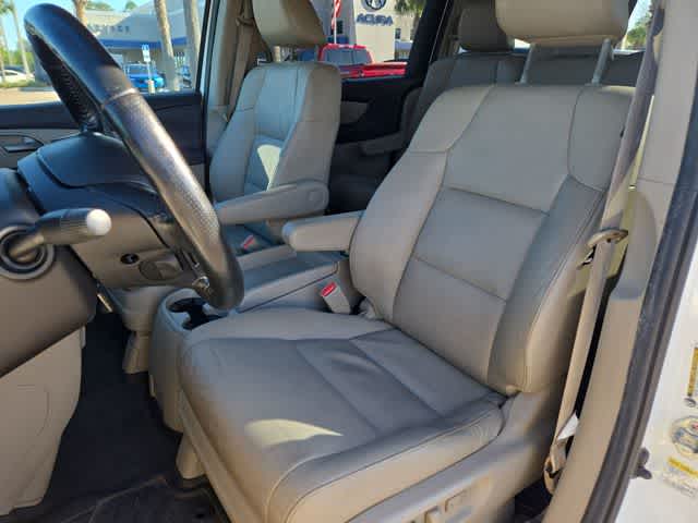 Thumbnail: 2012 Honda Odyssey - 18