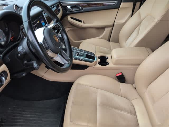 Thumbnail: 2021 Porsche Macan - 16