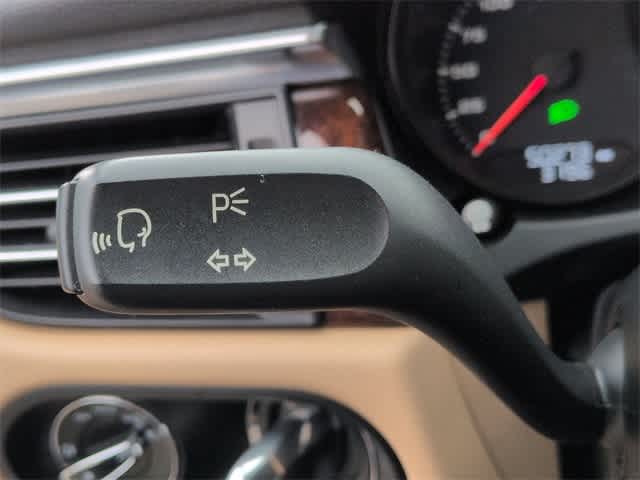 Thumbnail: 2021 Porsche Macan - 28