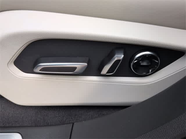 Thumbnail: 2026 Acura RDX - 18