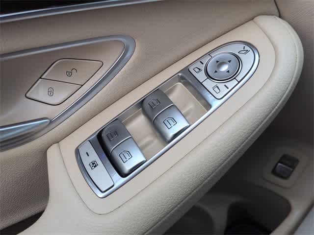 Thumbnail: 2022 Mercedes-Benz GLC - 38