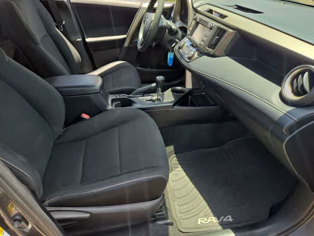 Thumbnail: 2014 Toyota RAV4 - 21