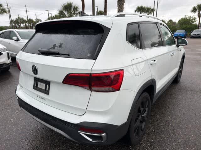 Thumbnail: 2022 Volkswagen Taos - 8