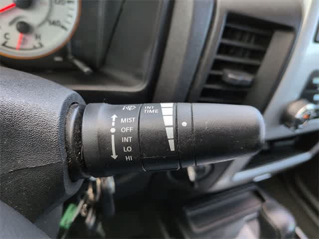 Thumbnail: 2015 Nissan Titan - 28